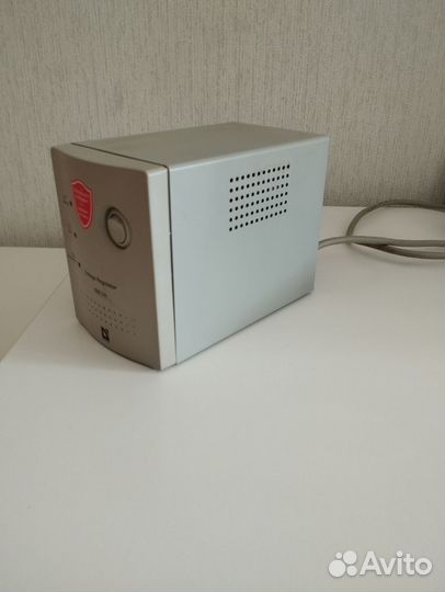 Стабилизатор напряжения Defender AVR Real 600VA
