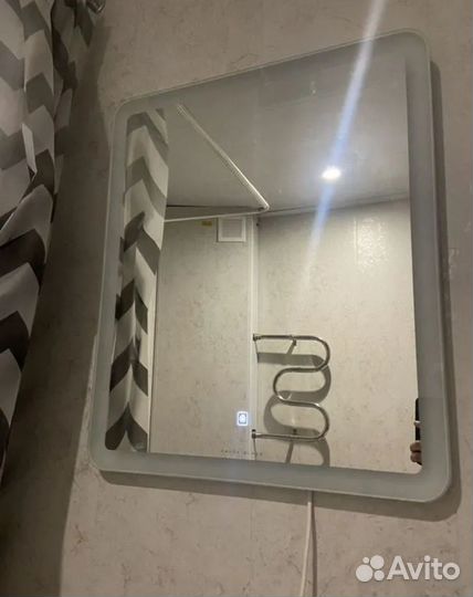 Зеркало с подсветкой для ванной