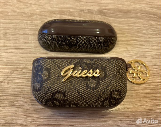 Чехол для airpods pro 1 поколения guess