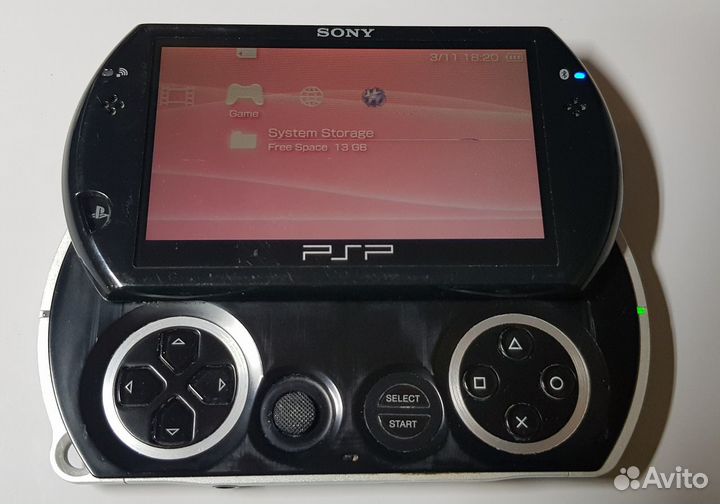 Комплект портативная приставка PSP GO N1000