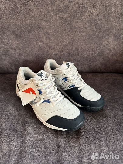 Продам кроссовки Forward