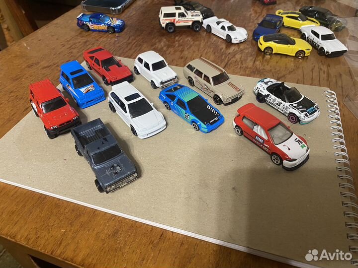 Hot wheels машинки