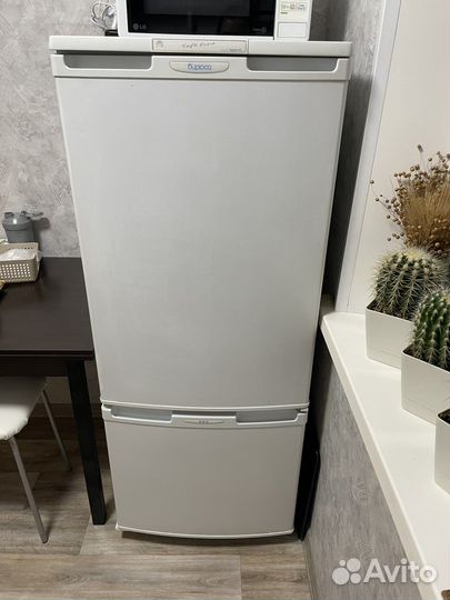 Холодильник двухкамерный бирюса