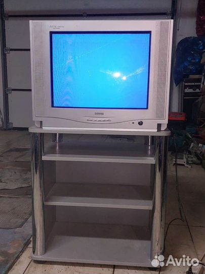 Телевизор с тумбой