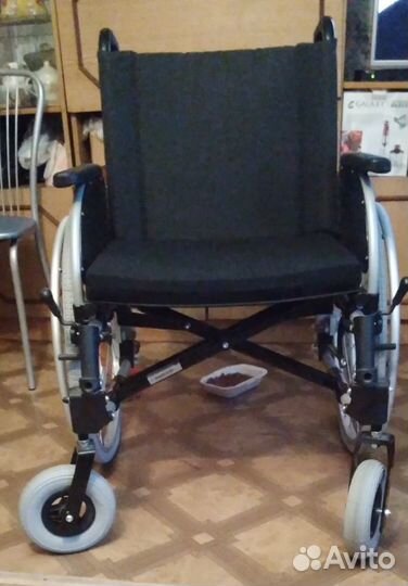 Кресло коляска для инвалидов