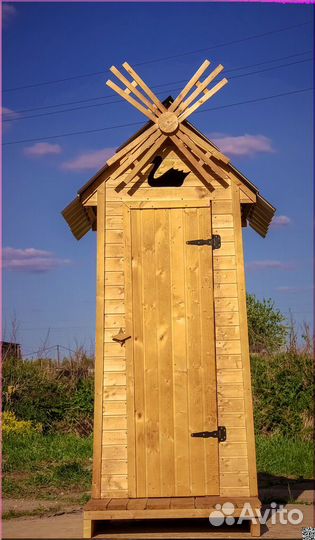 Дачный туалет деревянный