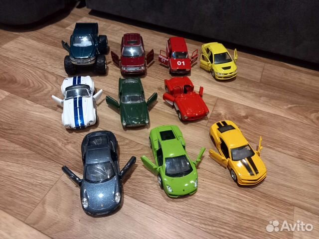 Лот моделелек машин на запчасти или восстановление