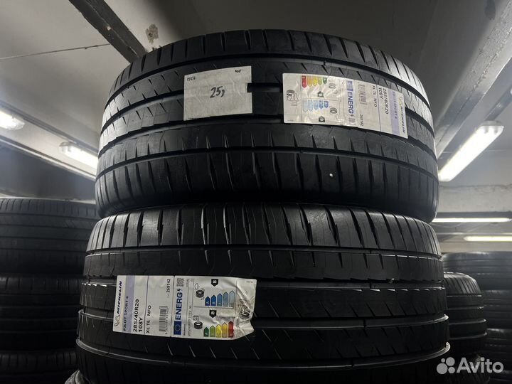 Michelin Pilot Sport 4 285/40 R20 и 245/45 R20 115Y