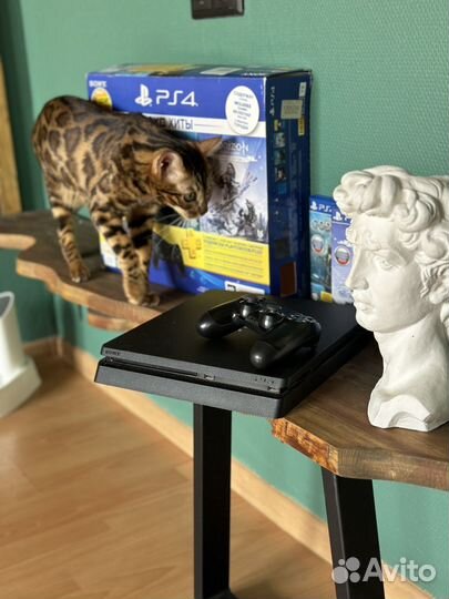 Sony playstation 4 slim 1 tb (как новая + 3 диска)
