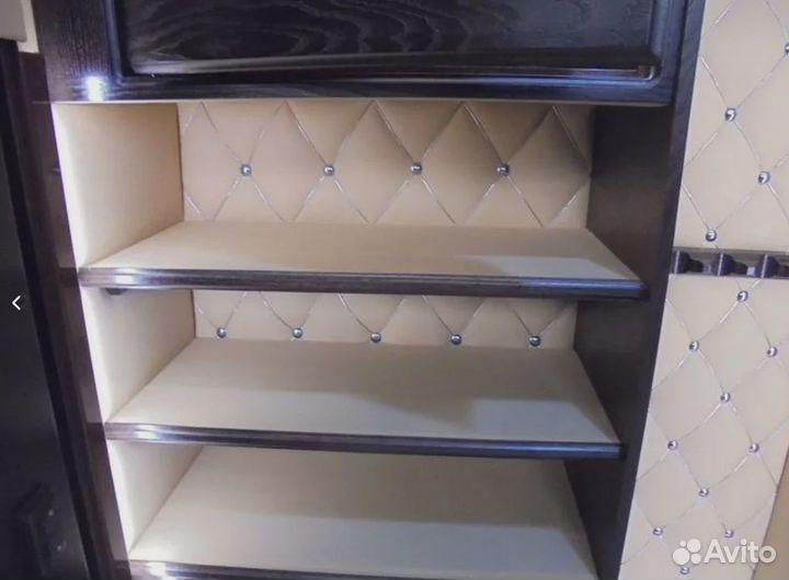 Оружейный сейф в дереве 