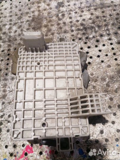 Блок предохранителей Mazda 6GG 2.0