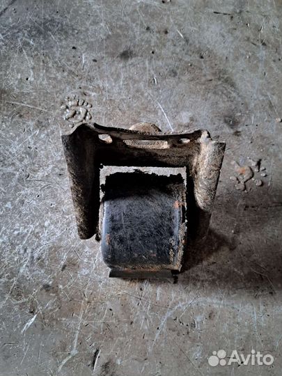 Подушка АКПП Mercedes W140