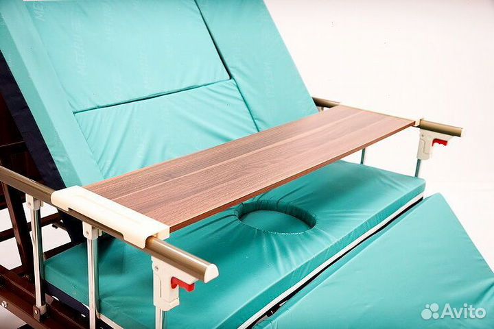 Медицинская кровать функциональная