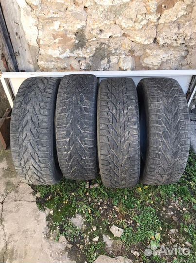 Nokian Tyres Hakkapeliitta R2 215/65 R16