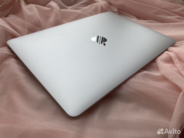 Apple MacBook Air 13 2021 M1 16Gb 512 Гб SSd