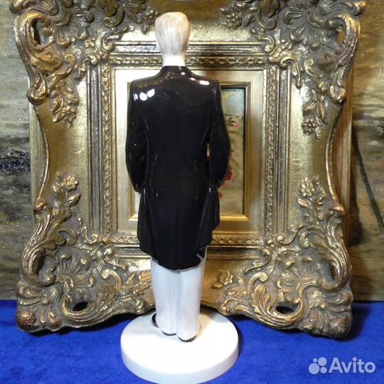 Принц Уильям.Статуэтка фарфоровая.Coalport.Англия