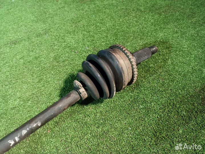 Полуось (привод) передний правый Kia Spectra седан