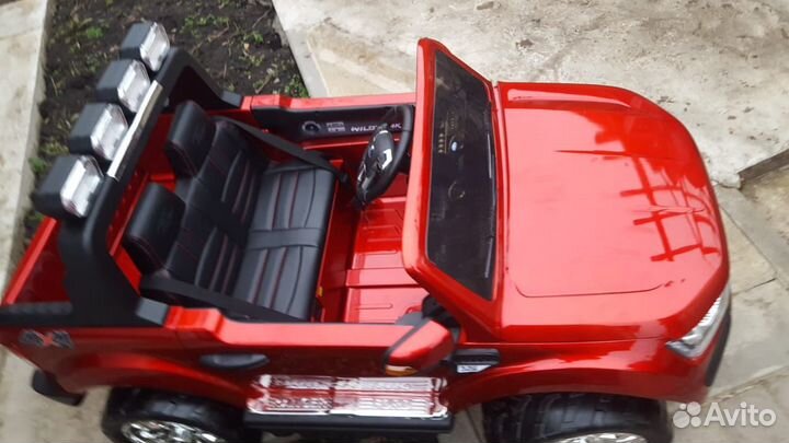 Детский электромобиль двухместный