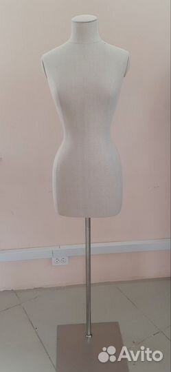Манекен торс женский на подставке