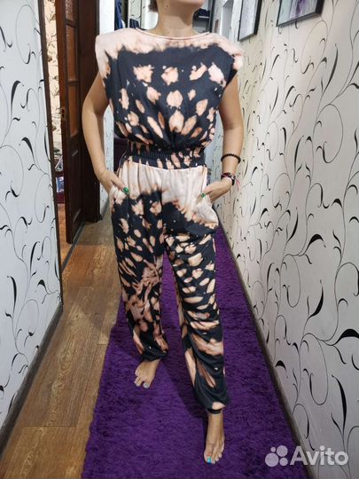 Комбинезон женский нарядный,плотная ткань