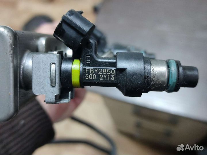 Топливная рампа Nissan mr20