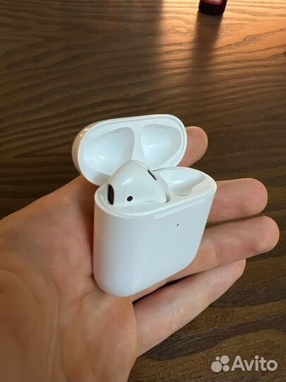 Apple airpods 2 левый наушник + кейс