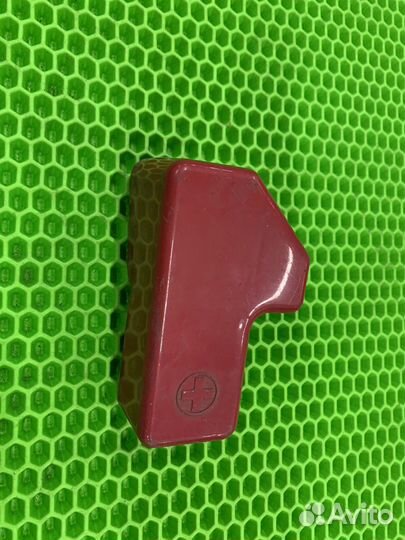 Колпачок плюсовой клеммы Subaru Outback B14