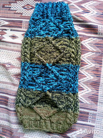 Вязаные свитера для собак и кошек