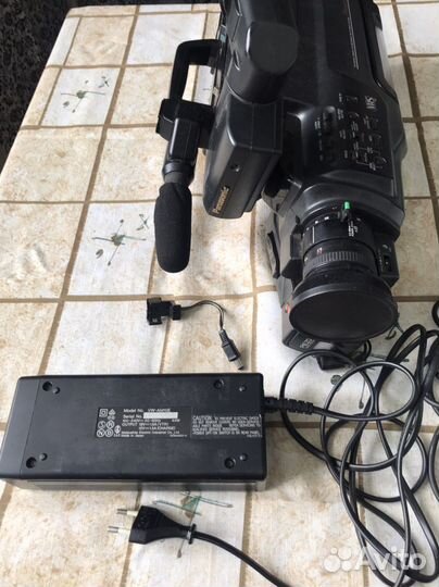 Panasonic m1000 профи камера