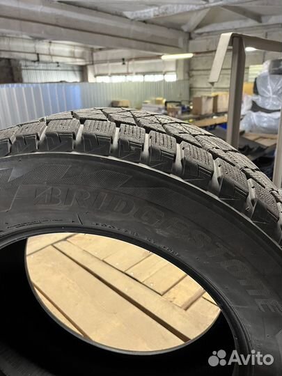 Bridgestone Blizzak DM-V2 260/65 R18 110R
