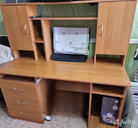 Компьютерный стол