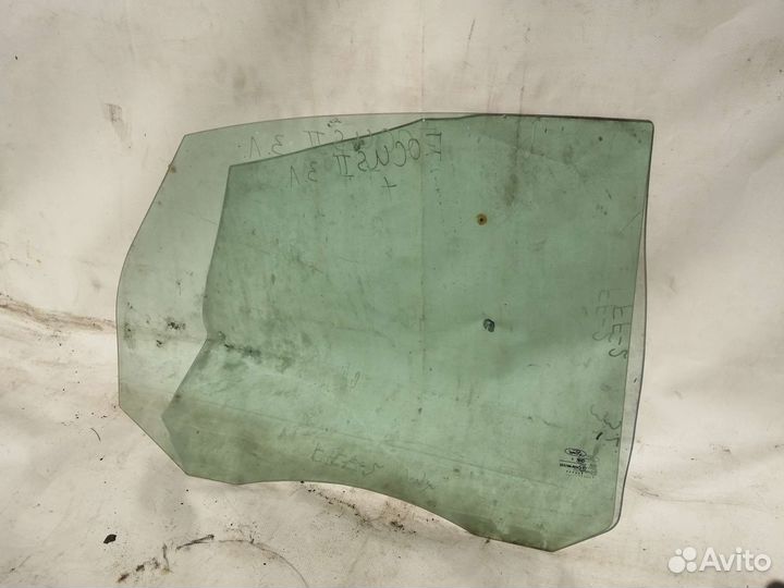 Стекло двери заднее левое Ford Focus 2