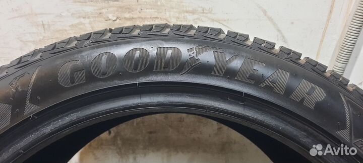 Goodyear UltraGrip Ice 2 235/45 R18 98T