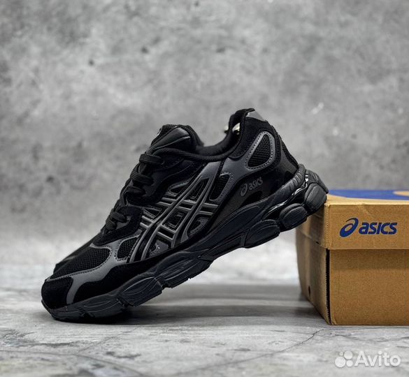 Asics urban core