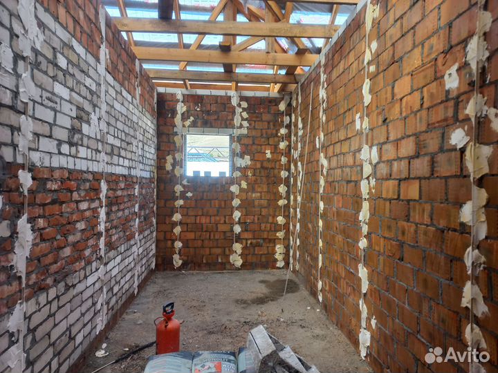 Машинная штукатурка стен стяжка пола и лестницы