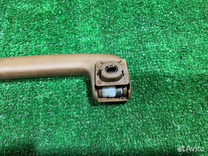 Ручка потолка Audi A8 седан 4.2 2004