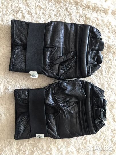 Боксерские перчатки