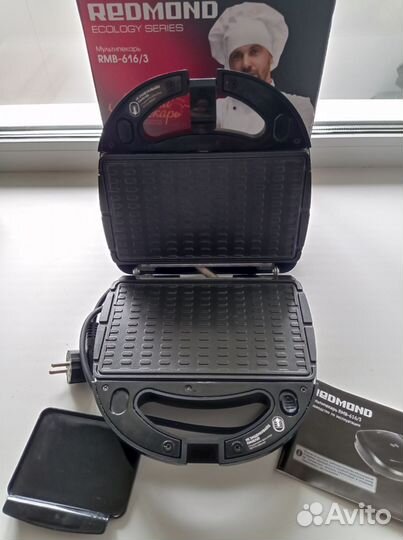 Мультипекарь Redmond со сменными панелями