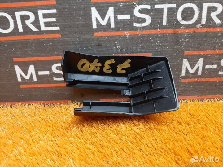 Накладка салазки сиденья передняя правая