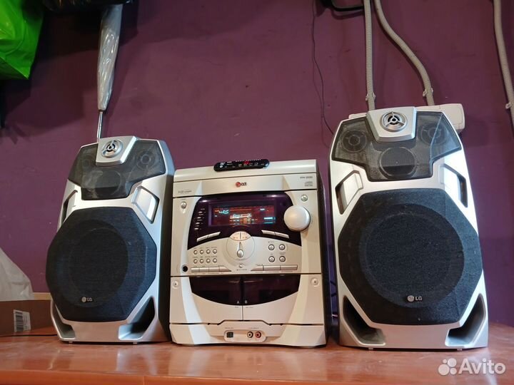 Музыкальный центр с USB и bluetooth LG