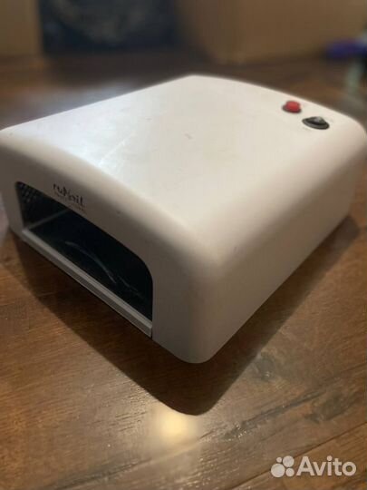 Лампа для сушки ногтей