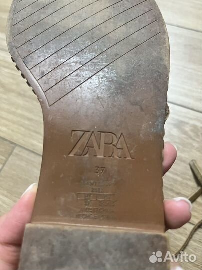 Сандалии Zara 37 (с нюансом)