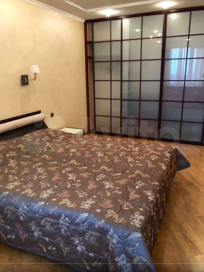 2-к. квартира, 70 м², 8/14 эт.