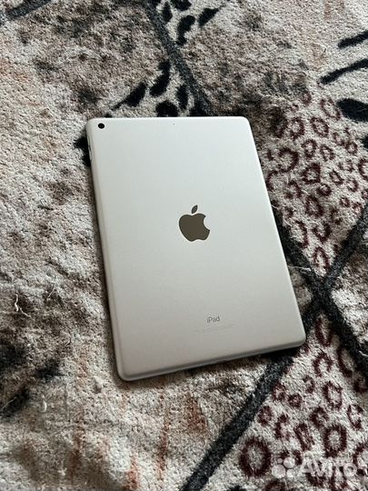 iPad 2017 (5-е поколение) Wi-Fi 32gb Silver