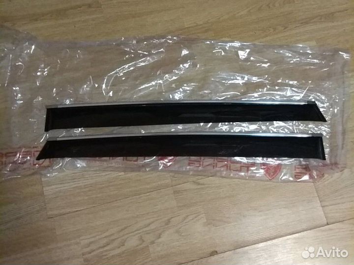 Ветровики на солярис 1 HB (задние)