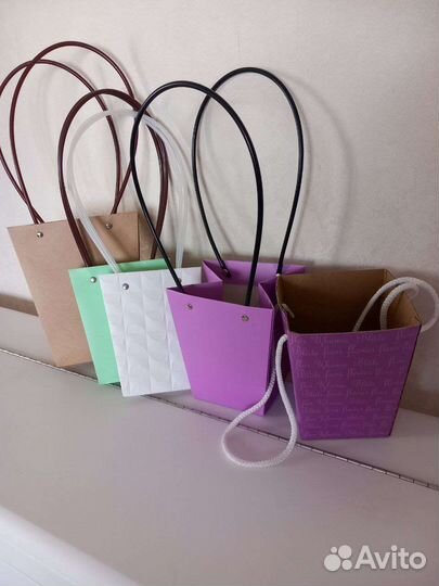 Бумажная корзинка для цветов или чего либо другого