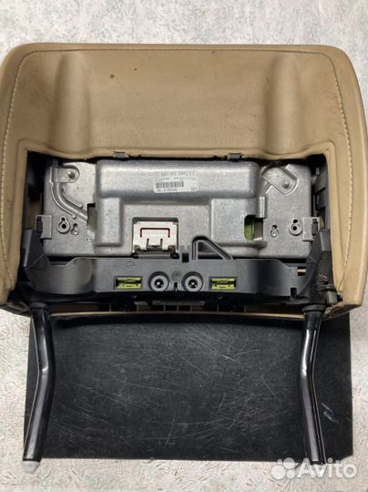 Подголовник монитор на Mercedes W251