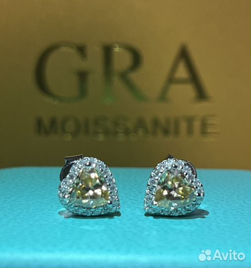 Муассанит шампань сердце пусеты 1 ct