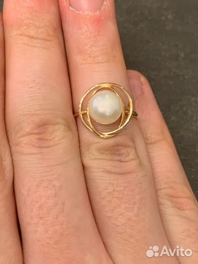 Новое золотое кольцо с жемчугом