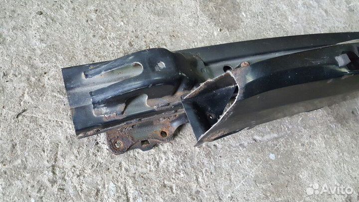 Усилитель переднего бампера Subaru Forester SH